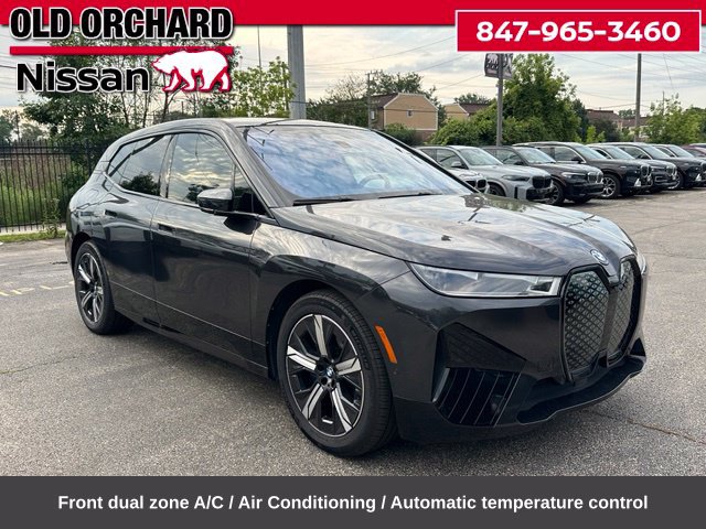 Used 2023 BMW iX xDrive50 w/ Premium Package AWD/4WD image 6