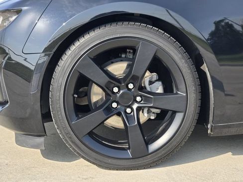 Used 2023 Chevrolet Camaro LT w/ Technology Package RWD image 11