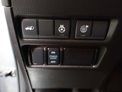 Used 2024 Nissan Armada Platinum image 41