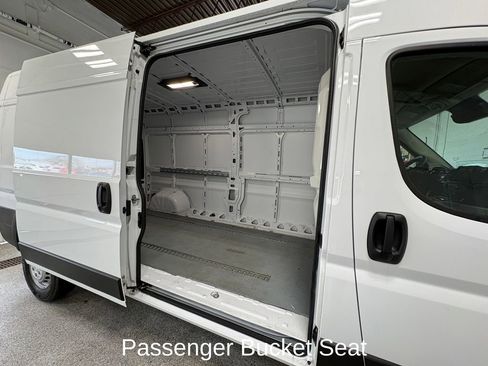 Used 2025 RAM ProMaster 2500 w/ Convenience Group FWD image 19