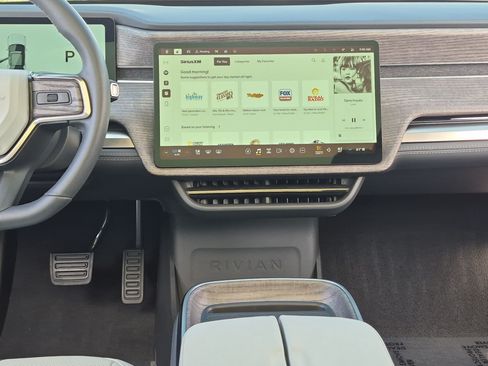 Used 2026 Rivian R1S Adventure AWD/4WD image 29