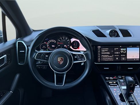 Used 2019 Porsche Cayenne AWD/4WD image 11