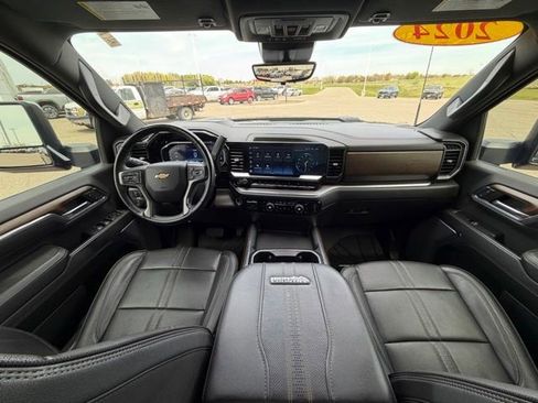 Used 2024 Chevrolet Silverado 3500 High Country w/ High Country Premium Package AWD/4WD image 30