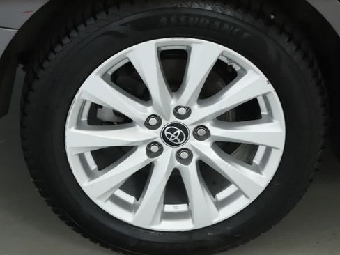 Certified 2019 Toyota Camry LE w/ Convenience Package FWD image 12