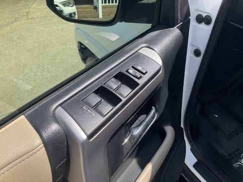 Used 2016 Toyota 4Runner SR5 RWD image 10