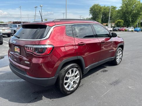 Used 2022 Jeep Compass Latitude AWD/4WD image 5