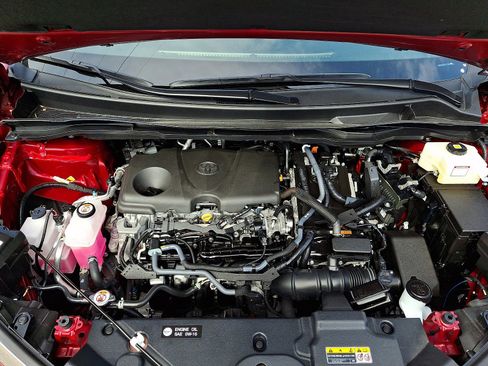 Used 2025 Toyota Sienna LE image 27