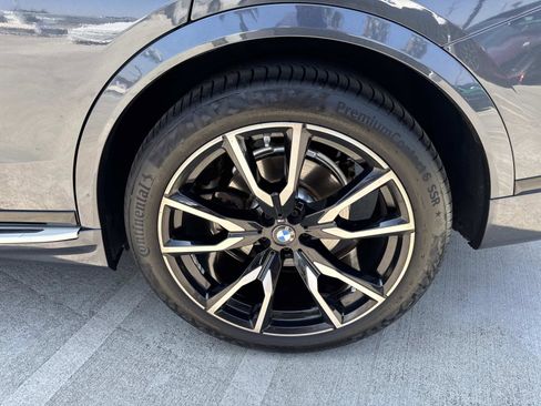Used 2022 BMW X7 xDrive40i w/ M Sport Package AWD/4WD image 6