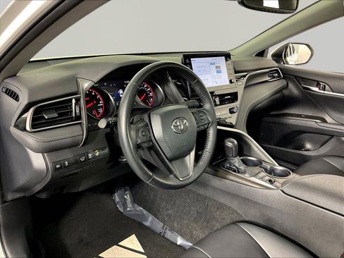 Used 2022 Toyota Camry XSE w/ Carpet Mat Package (TMS) AWD/4WD image 17