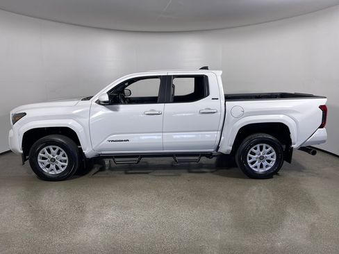 Certified 2024 Toyota Tacoma SR5 image 6