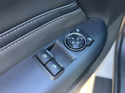 Used 2024 Ford Mustang Premium image 19