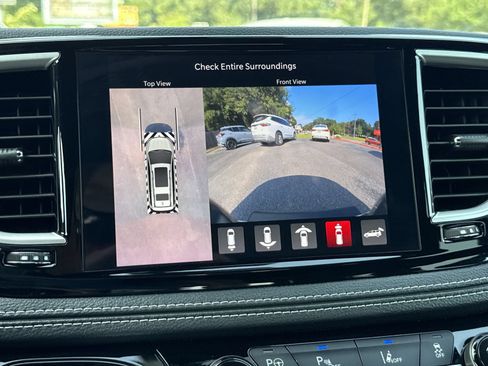 Used 2024 Chrysler Pacifica Limited FWD image 27