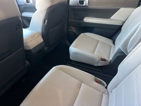 Certified 2025 Hyundai Santa Fe Calligraphy image 4