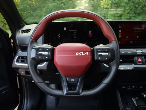 Used 2025 Kia K4 GT-Line w/ GT-Line Premium Package FWD image 4