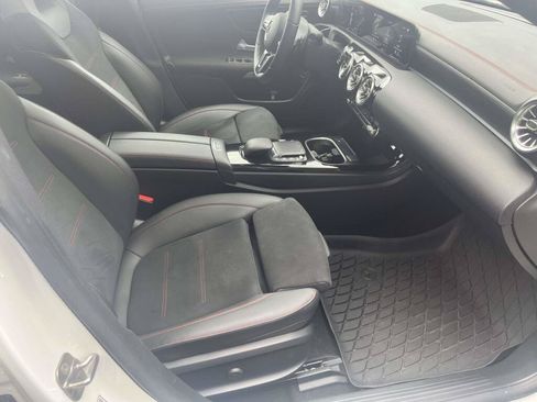 Used 2023 Mercedes-Benz CLA 250 4MATIC image 21