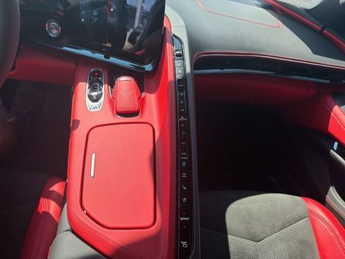 Used 2024 Chevrolet Corvette Stingray Premium Cpe w/ Z51 Performance Package RWD image 23