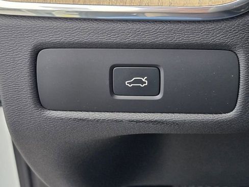 New 2026 Volvo XC60 B5 Plus AWD/4WD image 27