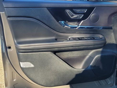 Used 2025 Lincoln Corsair FWD w/ Equipment Group 101A image 16