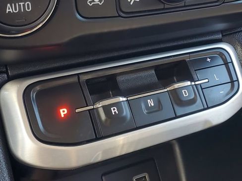 Certified 2022 GMC Acadia SLE w/ Driver Convenience Package FWD image 26