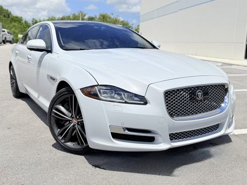 Used 2019 Jaguar XJ L Supercharged RWD image 13