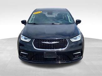 Used 2024 Chrysler Pacifica Touring-L FWD video 2