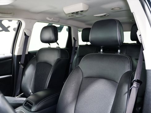 Used 2019 Dodge Journey Crossroad w/ Driver Convenience Group image 15