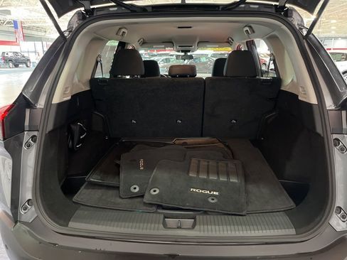 Used 2023 Nissan Rogue S AWD/4WD image 18