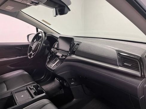 Used 2025 Honda Odyssey Touring image 11