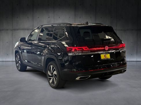 New 2026 Volkswagen Atlas SE FWD image 3