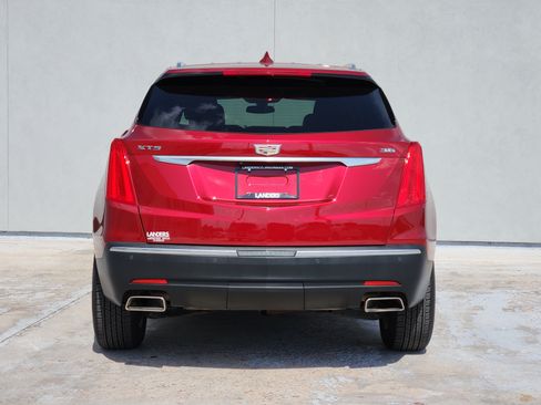 Used 2019 Cadillac XT5 FWD image 6