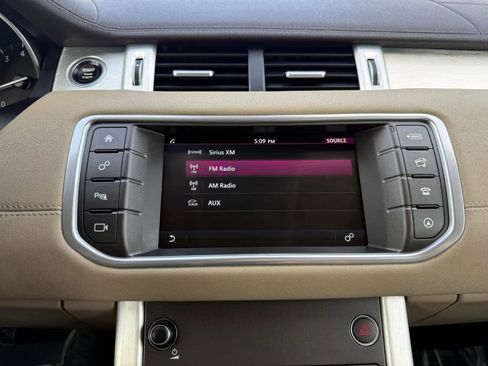 Used 2017 Land Rover Range Rover Evoque SE image 42