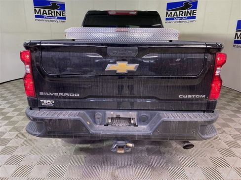 Used 2024 Chevrolet Silverado 2500 Custom w/ Custom Value Package image 17