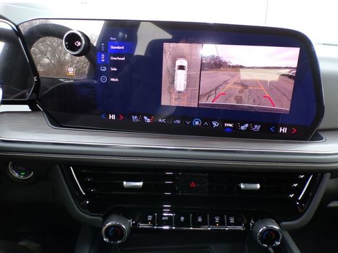 New 2026 Chevrolet Suburban Premier AWD/4WD image 29