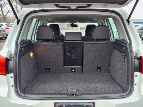 Used 2016 Volkswagen Tiguan S image 8