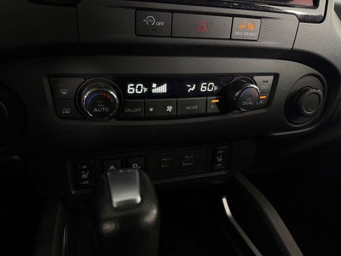 Used 2023 Nissan Frontier SV w/ Technology Package RWD image 18