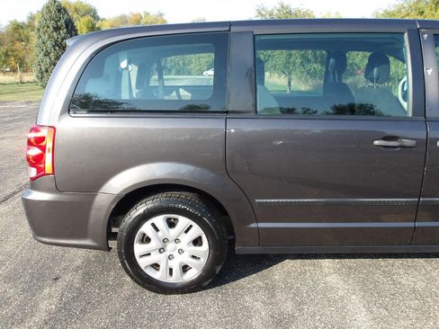 Used 2016 Dodge Grand Caravan American Value Package image 30