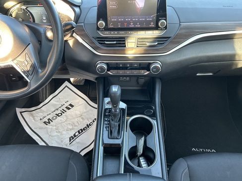 Used 2023 Nissan Altima 2.5 SV image 16