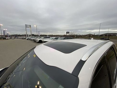 Used 2022 Kia Telluride EX w/ EX Premium Package image 4