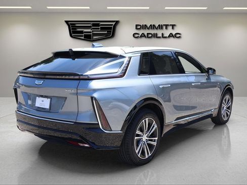 New 2025 Cadillac Lyriq Luxury image 5