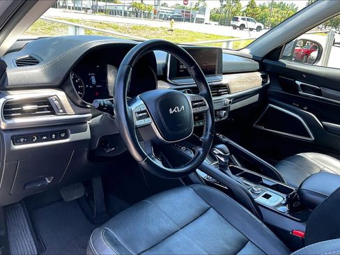 Used 2022 Kia Telluride EX w/ EX Premium Package image 18