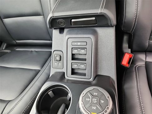 New 2025 Ford Bronco Outer Banks w/ Sasquatch Package image 15