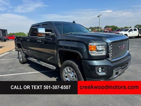 Used 2017 GMC Sierra 2500 Denali w/ Suspension Package, Off-Road AWD/4WD image 2