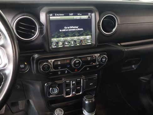 Used 2022 Jeep Gladiator Overland w/ Popular Equipment Package AWD/4WD image 5