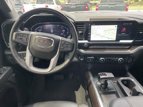 Used 2025 GMC Sierra 1500 Elevation w/ Elevation Premium Package image 11