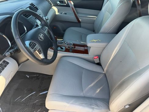 Used 2012 Toyota Highlander Limited w/ Tow Pkg AWD/4WD image 14