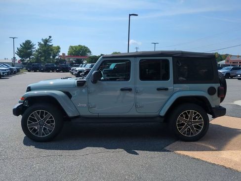 Used 2023 Jeep Wrangler Unlimited Sahara AWD/4WD image 7