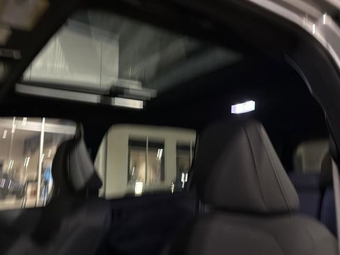 Used 2025 Subaru Forester Premium image 10