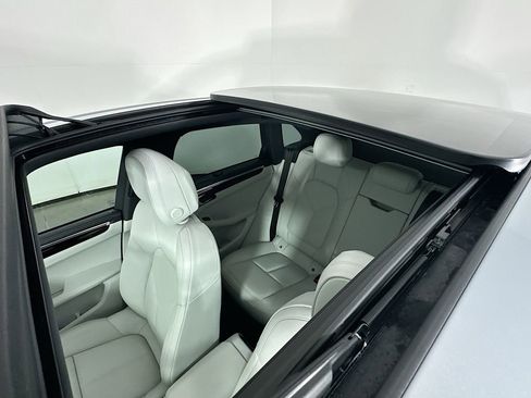 New 2025 Porsche Macan image 14