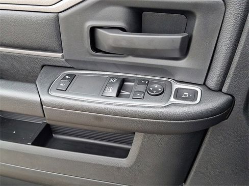 Used 2024 RAM 2500 Tradesman w/ Chrome Appearance Group image 20