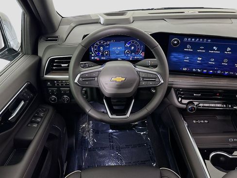 New 2025 Chevrolet Suburban Premier image 23